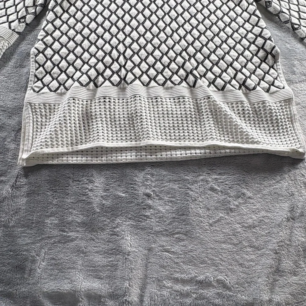 St. John Wool Blend Sweater Women Size 8 White Black Argyle Knit Pullover Casual